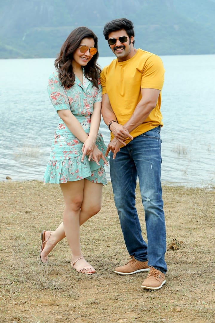 - Image Credit: Raashii Khanna and Aranmanai3/Instagram