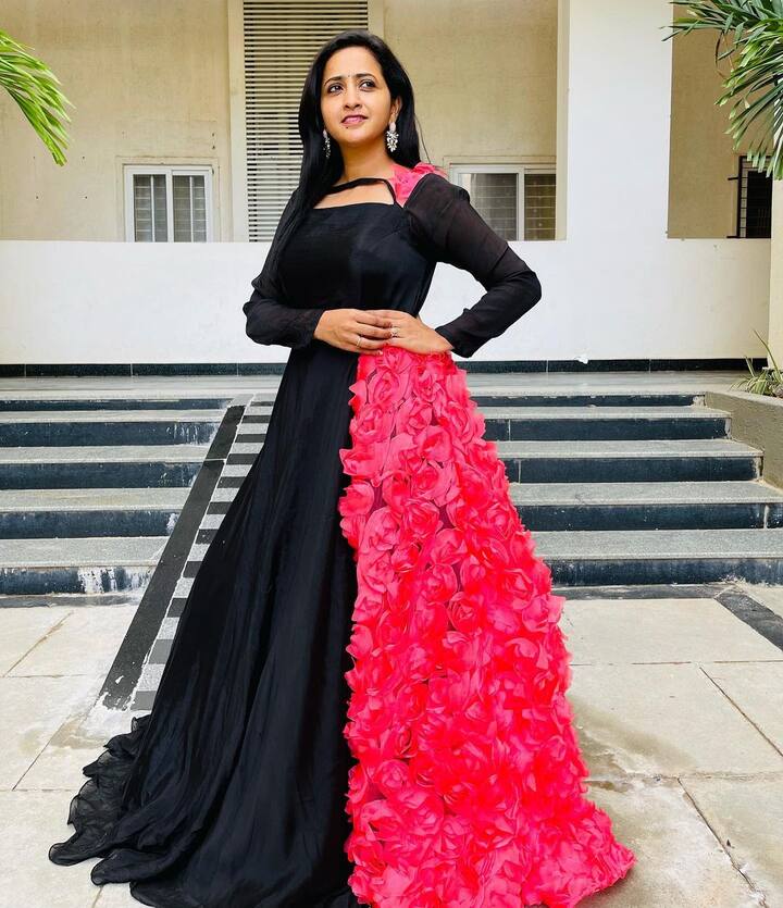 (Photo Courtesy : Instagram) మంజునాథ్ ను రహస్యంగా ప్రేమవివాహం చేసుకుని, కొన్నేళ్ల పాటూ బుల్లితెరకు దూరమైంది.