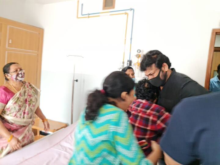 (Source: Social Media) ఆమె కొన్ని రోజులుగా అనారోగ్యంతో బాధపడుతూ... హైదరాబాద్ లోని బసవతారకం క్యాన్సర్ ఆసుపత్రిలో చికిత్స పొందుతున్నారు.