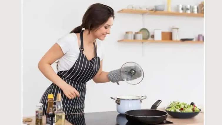 Best Cooking Oil: Olive Oil Coconut Oil Or Ghee, know Which Is The Healthiest Best Cooking Oil: রান্নায় কোন তেলের ব্যবহার স্বাস্থ্যের জন্য বেশি উপকারী?