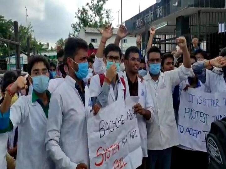 NMCH में MBBS के छात्रों का हंगामा, रजिस्ट्रेशन काउंटर और OPD सेवा किया ठप, इस बात से हैं नाराज