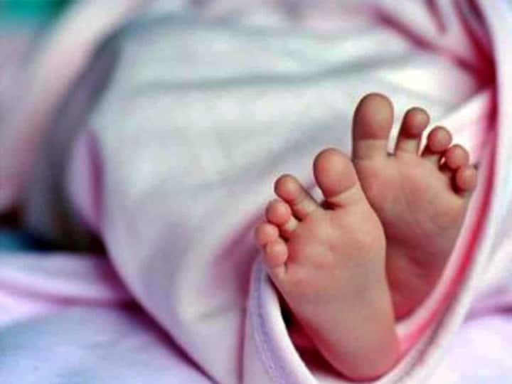 Kolkata Pragati Maidan tragic death of newborn baby girl by suffocation on pillow Kolkata: অসতর্কতার খেসারত, বালিশে শ্বাসরোধ হয়ে মর্মান্তিক মৃত্যু সদ্যোজাত শিশুকন্যার