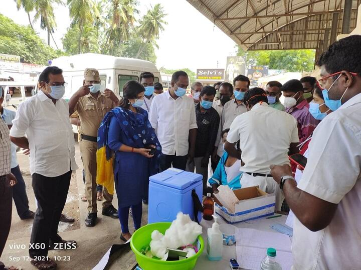 Corona vaccinations have been given to 57,121 people across Thiruvarur district through mega vaccination camps திருவாரூரில் ஒரே நாளில் 57, 121 பேருக்கு போடப்பட்ட கொரோனா தடுப்பூசி...!