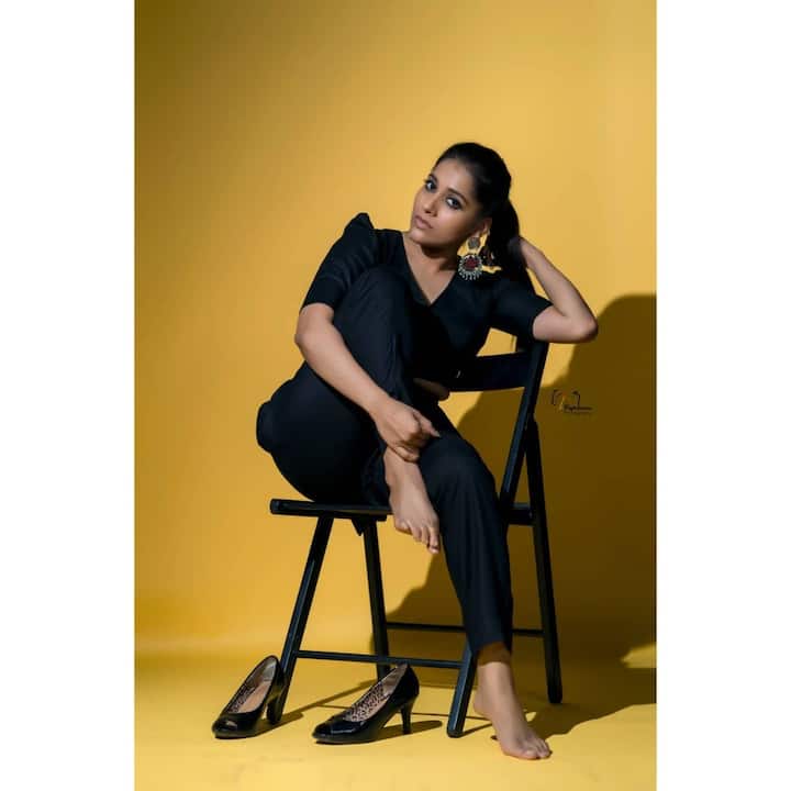 (Courtesy : Instagram) (Photography : V Captures)  వీటిని ఇన్స్టాగ్రామ్ లో షేర్ చేయగా.. నెటిజన్లను నుండి మంచి రెస్పాన్స్ వస్తుంది.