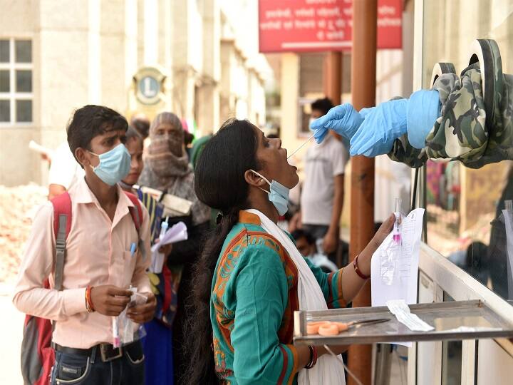 India reports 8774 new cases 621 deaths and 9481 recoveries in the last 24 hours Coronavirus New Cases: कोरोना संक्रमण के आए 8774 नए मामले, पिछले 24 घंटे में 621 लोगों की गई जान