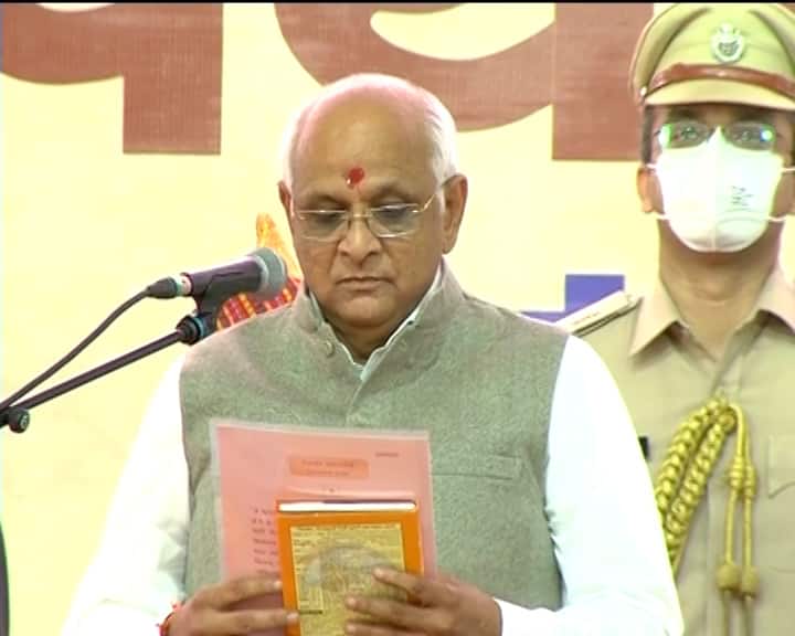 Bhupendra Patel Oath Live Updates: ભૂપેન્દ્ર પટેલે રાજ્યના 17માં મુખ્યમંત્રી તરીકે શપથ લીધા, ભાજપના દિગ્ગજ નેતાઓ હાજર bhupendra patel to take oath as gujarat cm today, live updates Bhupendra Patel Oath Live Updates: ભૂપેન્દ્ર પટેલે રાજ્યના 17માં મુખ્યમંત્રી તરીકે શપથ લીધા, ભાજપના દિગ્ગજ નેતાઓ હાજર