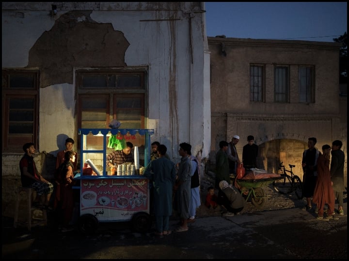 Afghanistan Crisis: private sector warned the country would plunge into an economic crisis Afghanistan Crisis: अफगानिस्तान में प्राइवेट सेक्टर की हालत खस्ता, अर्थव्यवस्था को लेकर अधिकारियों ने दी बड़ी चेतावनी