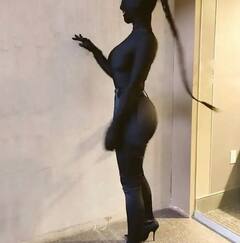 ਸਿਰ ਤੋਂ ਲੈ ਕੇ ਪੈਰਾਂ ਤੱਕ, ਲੈਦਰ ਨਾਲ ਖੁਦ ਨੂੰ ਢੱਕ ਕੇ ਨਿਕਲੀ Kim Kardashian, ਤਸਵੀਰਾਂ ਨੇ ਕੀਤਾ ਹੈਰਾਨ-ਪਰੇਸ਼ਾਨ