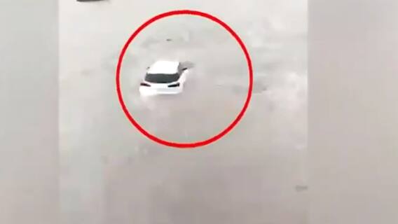 Rajkot में बाढ़-बारिश का कहर, हजारों किलो की कार खिलौने की तरह बह गई | सीधे फील्ड से