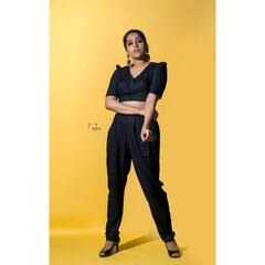 Rashmi Gautam Photos: హాట్ హాట్‌గా రష్మీ.. బ్లాక్ డ్రెస్‌లో అదరగొడుతున్న అల్లరి పిల్ల