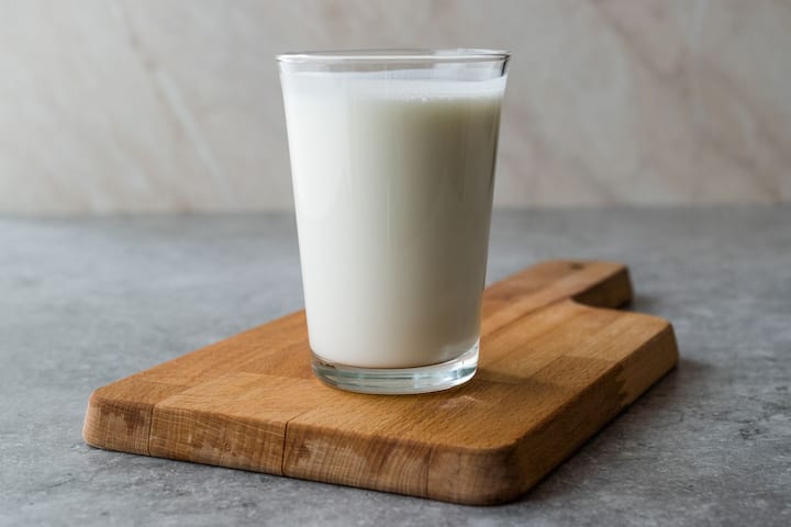 Health Benefits Of Ghee In Hot Milk Good For Bones And Joint Pain Health Tips: दूध में घी डालकर पीने से  हड्डियों और जोड़ों का दर्द होगा दूर, मिलेंगे ढ़ेरों फायदे