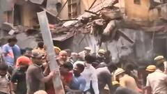 Delhi: मलकागंज इलाके में बड़ा हादसा, तीन मंजिला इमारत गिरी, मौके पर मौजूद लोगों ने बताया हाल