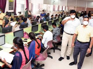 ’கரூரில் நடந்த மெகா கொரோனா தடுப்பூசி முகாம்’- இலக்கு 50 ஆயிரம் ஆனால் போட்டதோ 61 ஆயிரம்...!