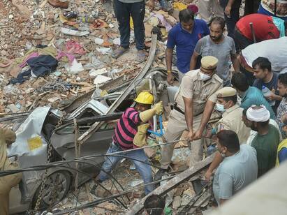 Delhi Building Collapse: Rescue Operation Concludes. NDMC Orders Probe, FIR Lodged Against Shopkeeper Delhi Building Collapse: Rescue Operation Concludes. NDMC Orders Probe, FIR Lodged Against Shopkeeper