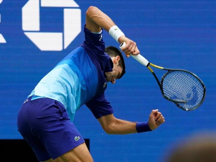 US Open 2021: Frustrated Novak Djokovic smashes his racquet during US Open final defeat to medvedev US Open 2021: फाइनल में मेदवेदेव के खिलाफ बेबस नजर आए जोकोविच, गुस्से में तोड़ दिया अपना रैकेट, देखें वीडियो
