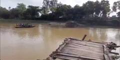 West Midnapore: শিলাবতীর জলের তোড়ে ভেসে গেছে আস্ত কাঠের সেতু, ভোগান্তি চন্দ্রকোনার বাসিন্দাদের