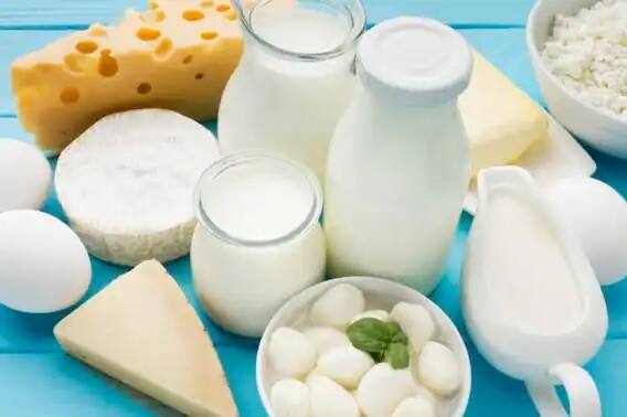 দুধ, ঘি, চিজ ও পনিরের মতো দুগ্ধজাত খাবার শরীরচর্চার পরেই খাওয়া উচিত। এতে থাকা ফ্যাট শরীরে আলস্য এনে দিতে পারে। ব্যায়ামের সময় পেটে অ্যাসিড বেড়ে যেতে পারে।