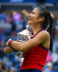 Emma Raducanu: యూఎస్ ఓపెన్ విన్న‌ర్ ఎమ్మా రదుకాను.. టీనేజ్ సంచలనం ఫొటో గ్యాలరీ