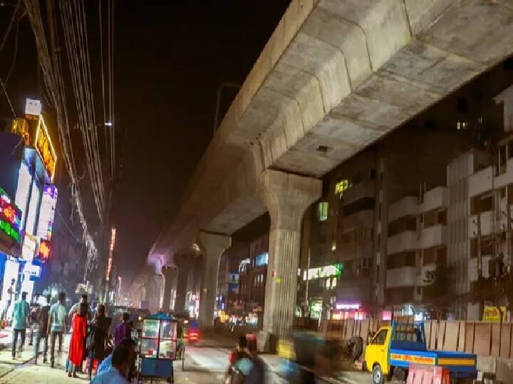 Year-long diversions set by traffic police due to ongoing Chennai Metro phase-2 work Chennai Metro | சென்னையில் போக்குவரத்து பாதை மாற்றம்.. ஒரு வருடத்துக்கு இதுதான் ரூட்.. விவரம்!