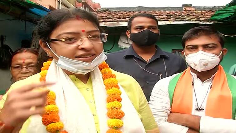 Priyanka Tibrewal BJP Candidate Of Bhawanipur In Campaign, Claims she will win if 70 percent vote casted Priyanka Tibrewal : ভবানীপুরে ৭০ শতাংশ ভোট পড়লে আমিই জিতব, প্রচারে বেরিয়ে দাবি প্রিয়ঙ্কা টিবরেওয়ালের