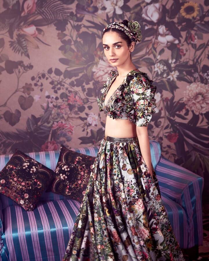 మిస్ వరల్డ్ 2017 మానుషి చిల్లర్ ‘పృథ్వీరాజ్’ మూవీతో బాలీవుడ్ అరంగేట్రం చేయడానికి సిద్ధంగా ఉంది. ఇందులో అక్షయ్ కుమార్ సరసన జత కట్టింది.  (Courtesy: Instagram)