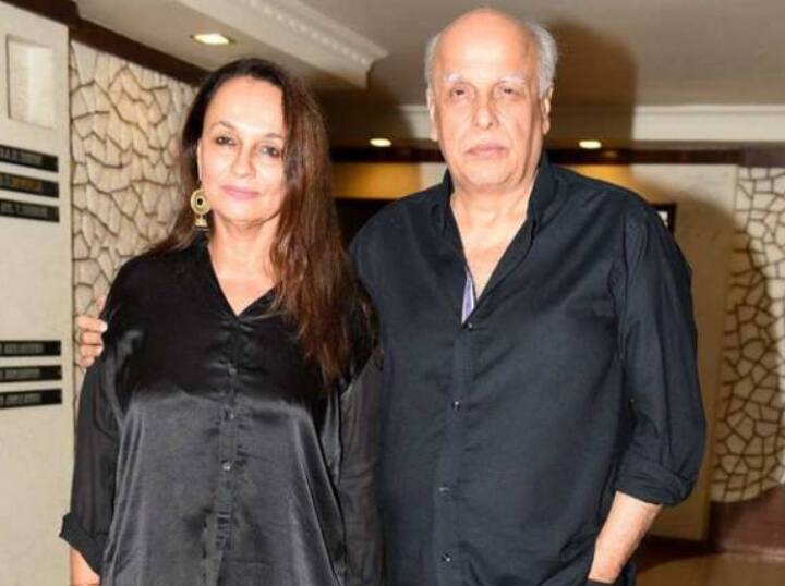इसके बाद महेश भट्ट की जिन्दगी में सोनी राजदान आईं. दोनों की मुलाकात एक फिल्म के सेट पर हुई थी. अब तक महेश ने किरण भट्ट से तलाक भी नहीं लिया था. जिसके बाद महेश ने सोनी से शादी के लिए मुस्लिम धर्म अपना लिया. सोनी से भी महेश के दो बच्चे हैं आलिया भट्ट और शाहीन भट्ट.