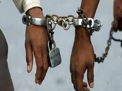 Smuggler Arrested: नशे के कारोबार को झटका, पुलिस ने महिला समेत 4 तस्करों को दबोचा 