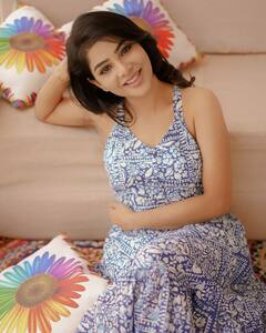 Actress Pavithra Lakshmi Latest Pics : லேசா அழகுல...தானா விழுகுறேன்... - பவித்ரா லட்சுமி  க்ளிக்ஸ்