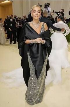 Met Gala 2021: Jennifer Lopez ਤੋਂ ਲੈ ਕੇ Kendall Jenner ਤੱਕ, ਤਸਵੀਰਾਂ 'ਚ ਦੇਖੋ ਇਨ੍ਹਾਂ ਹਾਲੀਵੁੱਡ ਹਸਤੀਆਂ ਦਾ ਸਿਜਲਿੰਗ ਅਵਤਾਰ