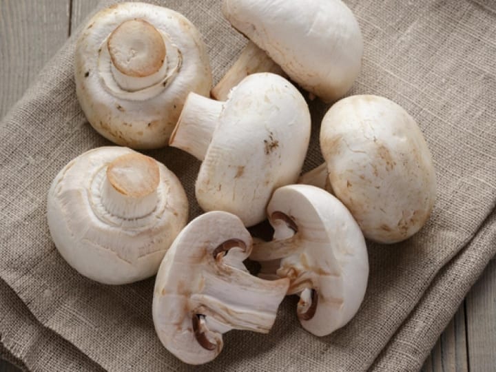 mushroom health benefits mushroom dishes mushroom recepie how to cook mushroom Mushroom Benefits: मशरुम जितना स्वादिष्ट है उससे अधिक हेल्दी, रोज खाने से होंगे ये अद्भुत फायदे
