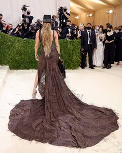 Met Gala 2021: Jennifer Lopez And Ben Affleck's COVID-Friendly Kiss Is Melting The Internet