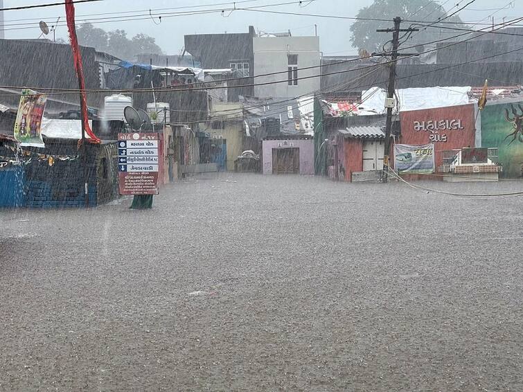 Heavy Rain in Gujarat Many Villages Lost Contact Heavy Rain in Gujarat:  सौराष्ट्र में भारी बारिश के बाद कई गांवों का संपर्क टूटा