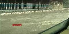 Kolkata Rain Update: দিনভর ধারাপাত, হাঁটুজলের নীচে শহর-শহরতলি, আকাশে ঘোর ঘনঘটা, দেখুন ছবি