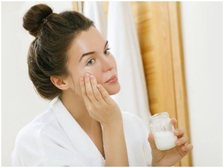 Health and Fitness Tips, Apply Coconut oil on Face For Glowing Skin And Coconut Oil Tips Health and Fitness Tips: ग्लोइंग स्किन के लिए चेहरे पर इस तरह लगाएं Coconut Oil , जानें इसके फायदे