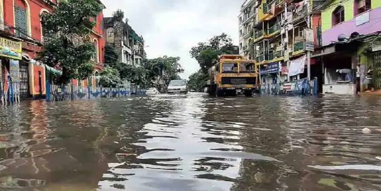 Kolkata heavy rain lashes low area waterlogged weather today Weather: প্রবল বর্ষণে ভাসছে দক্ষিণবঙ্গ, জলযন্ত্রণা শুরু একাধিক এলাকায়