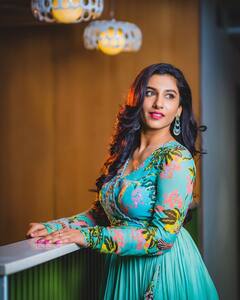 Anchor Vishnupriya: అదిరే అందంతో విష్ణుప్రియ... చూస్తే వావ్ అనాల్సిందే