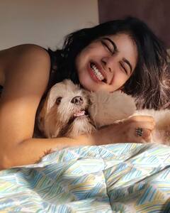 Actress Pavithra Lakshmi Latest Pics : லேசா அழகுல...தானா விழுகுறேன்... - பவித்ரா லட்சுமி  க்ளிக்ஸ்