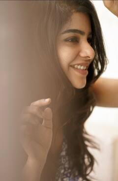 Actress Pavithra Lakshmi Latest Pics : லேசா அழகுல...தானா விழுகுறேன்... - பவித்ரா லட்சுமி  க்ளிக்ஸ்