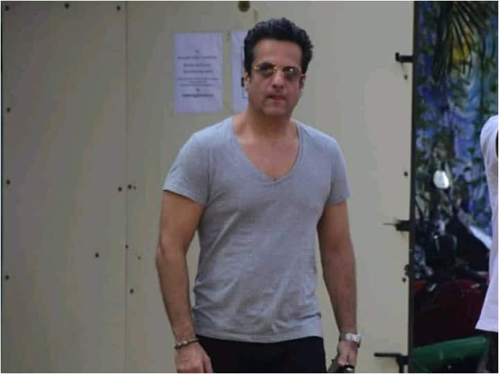 Fardeen Khan All Set For His Bollywood Comeback After 11 Years With 'Visfot' Fardeen Khan All Set For His Bollywood Comeback After 11 Years With 'Visfot'