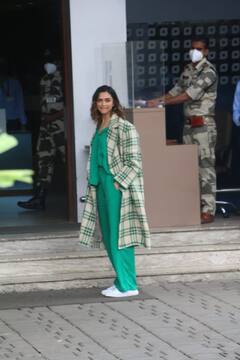 Deepika Padukone Airport Look: मुंबई के कलीना एयरपोर्ट पर स्पॉट हुईं दीपिका पादुकोण, ग्रीन ऑउटफिट में दिखा शानदार अंदाज, देखें तस्वीरें