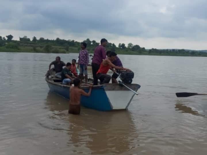 Boat Capsizing 11 People Dead due to Drowning in Wardha River Amaravati ANN Boat Capsizing in Amaravati: अमरावती में नाव पलटने की घटना, एक ही परिवार के 11 लोग डूबे, तीन शव बरामद
