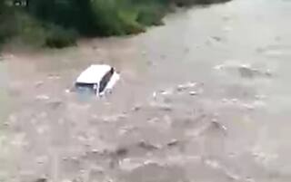 Rajkot Flood : ડોંડી નદીમાં કાર સાથે કયા મોટા ઉદ્યોગપતિ તણાયા? શોધખોળ ચાલું