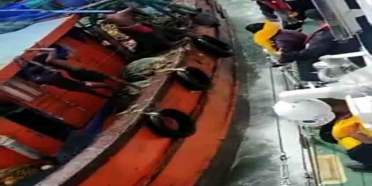 East Midnapur Haldia Coast Guard rescues 11 fishermen stranded at trawler in mid sea East Midnapur: মাঝসমুদ্রে বিকল ট্রলারের ১১ মৎস্যজীবীকেই উদ্ধার করল হলদিয়া উপকুলরক্ষী বাহিনী