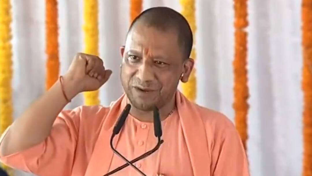 Yogi Adityanath Visits Bijnore: बिजनौर में बोले सीएम योगी- 'सरकार ने गुंडागर्दी पर लगाई पूरी तरह लगाम' Yogi Adityanath Visits Bijnore CM Yogi said in Bijnor Government has completely stopped hooliganism ann Yogi Adityanath Visits Bijnore: बिजनौर में बोले सीएम योगी- 'सरकार ने गुंडागर्दी पर लगाई पूरी तरह लगाम'
