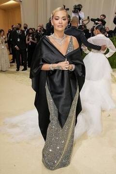 Met Gala 2021: Jennifer Lopez से लेकर Kendall Jenner तक, तस्वीरों में देखिए इन हॉलीवुड दीवाज का सिजलिंग अवतार