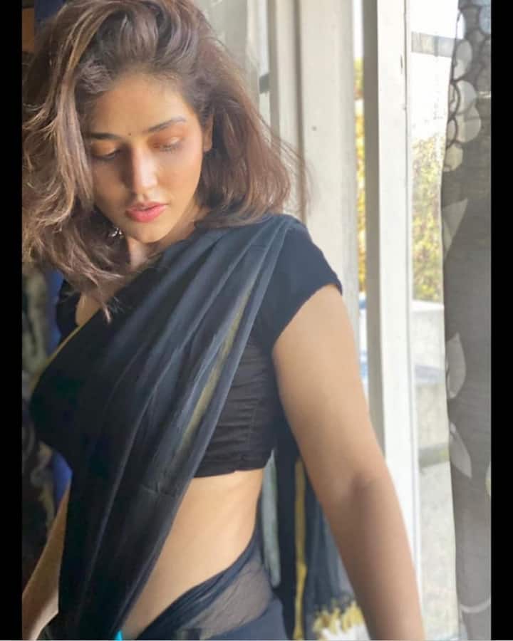 (Courtesy : Instagram) ఈ ఫొటోల్లో ఆమె ఎంతో స్లిమ్ గా కనిపిస్తోంది.