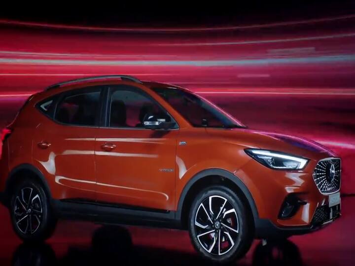 एमजी मोटर इंडियाने वैयक्तिक एआय असिस्टंट आणि फर्स्ट-इन-सेगमेंट ऑटोनॉमस (लेव्हल 2) तंत्रज्ञानासह भारतातील पहिली एसयूव्ही एमजी ॲस्टर बाजारपेठेत दाखल केली. एमजी ॲस्टर 19 सप्टेंबरपासून एमजी शोरूममध्ये दिसेल आणि त्यानंतर लवकरच बुकिंगला सुरुवात होईल.