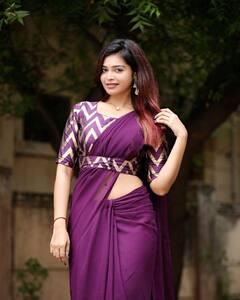 Actress Dharsha Gupta |  ஊதா ஊதா ஊதா பூ...- தர்ஷா குப்தா போட்டோ ஆல்பம்