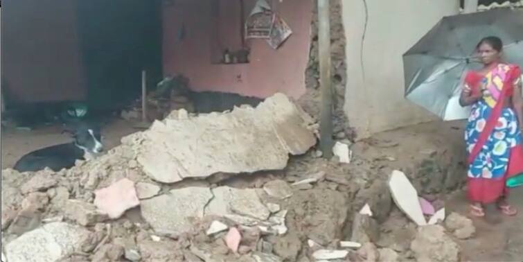 West Midnapur young man died when the wall of the house collapsed on him ঘুমের মধ্যে বাড়ির দেওয়াল চাপা পড়ে মৃত্যু যুবকের