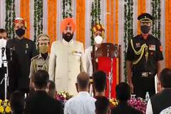 Dehradun : नए राज्यपाल जनरल Gurmit Singh ने ली शपथ | ABP Ganga Hindi